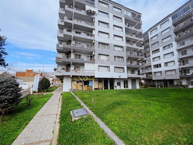 İzmir Bayraklı Adalet Mahallesinde Satılık 3+1 Geniş Daire