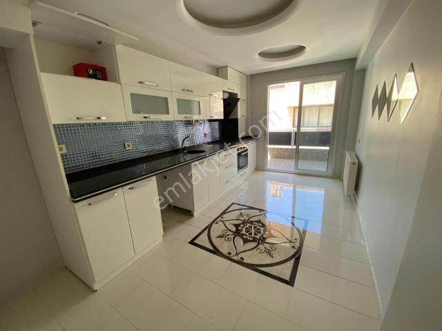 İzmir Balçova Onur Mah 3+1 Termalli Klimalı Kiralık Daire