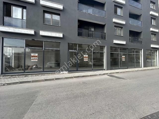 İzmir Buca Yaylacıkta Kiralık Köşe Dükkan