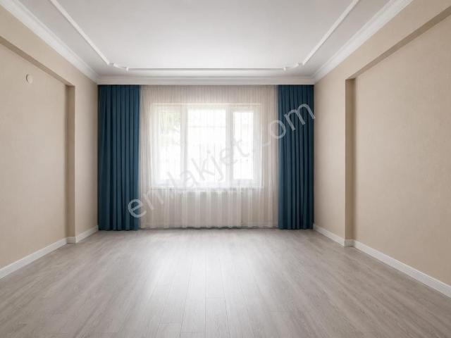 İzmir Buca Çamlıkule Mh. D.gazlı,kapalı Mutfak Kiralık 2+1 Daire