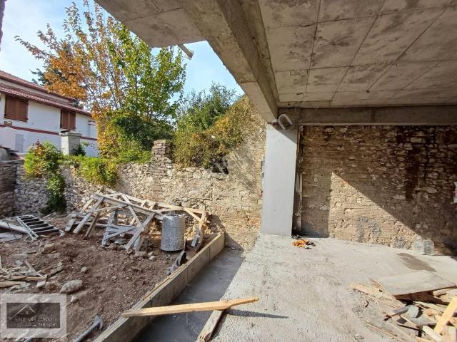 İzmir Buca Dumlupınar Mah Satılık 2 Katlı Eski Rum Evi Ve Arsası