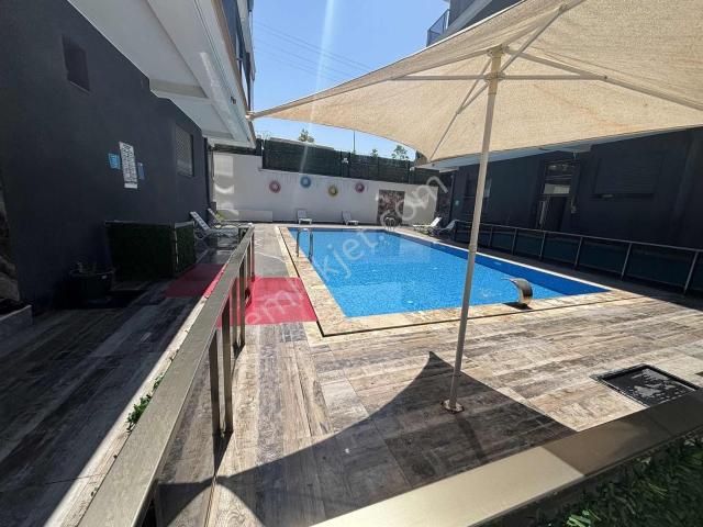 İzmir Buca Havuzlu Site İçi 2*1 Kiralık Daire
