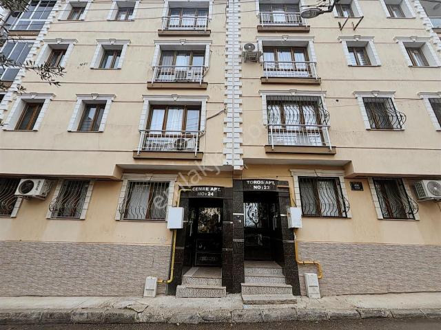 İzmir Buca Hürriyet Mahallesinde Satılık 3+1 Masrafsız Daire