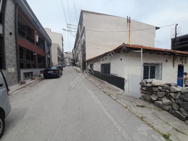 İzmir Buca İnönü Mah. Otokent E Yakın Depo Olmaya Müsait Yer