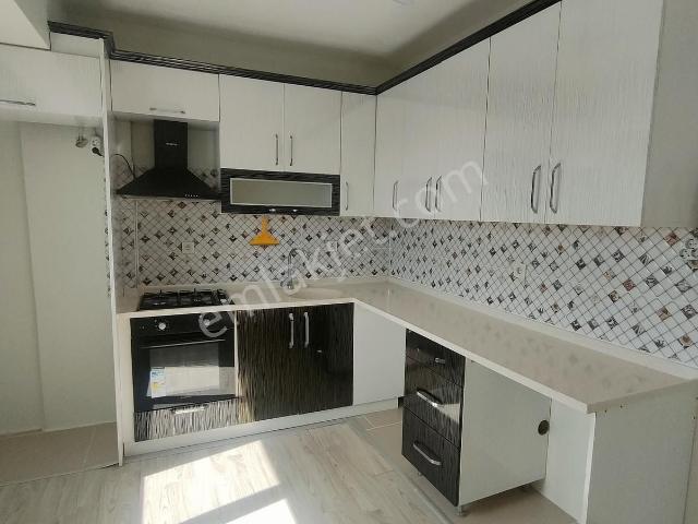 İzmir Buca'da Merkezi Konumda Kiralık 2+1 Daire