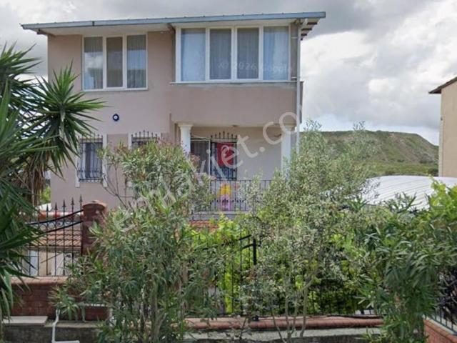 İzmir Güzelbahçe Çamlı Mahallesinde Tam Müstakil Villa