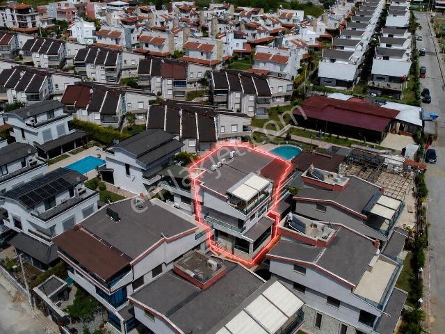İzmir Gümüldür'de Denize Sıfır Site İçerisinde | Satılık Villa