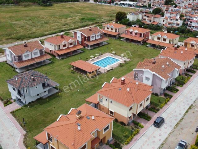 İzmir Gümüldür'de Havuzlu Site İçerisinde Satılık Villalar