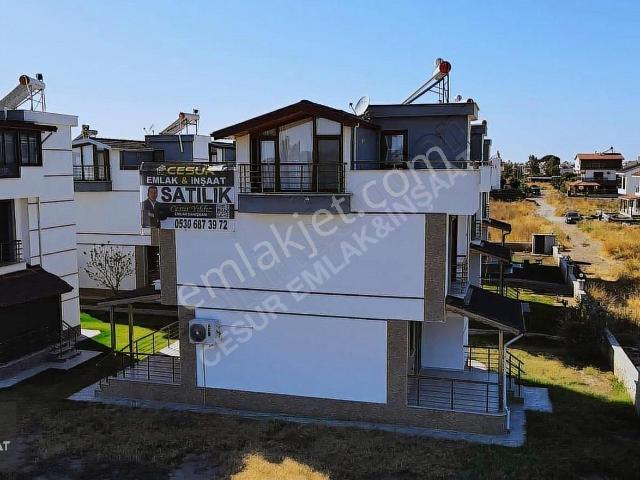 İzmir Dikili Salihler Altı'nda Satılık 4+1 Eşyalı Villa