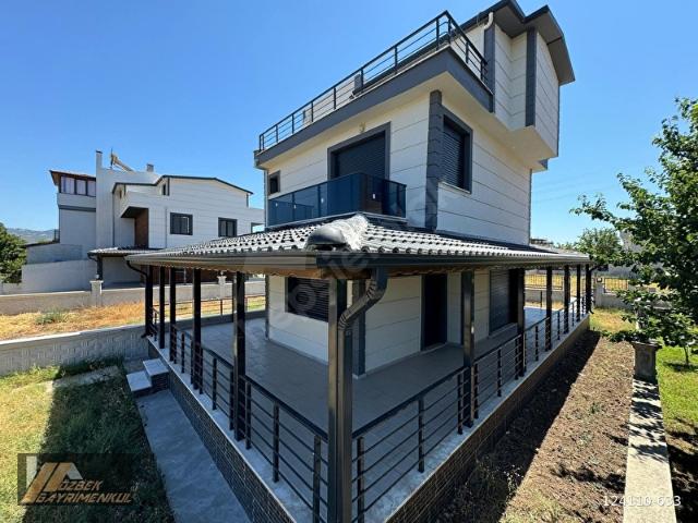 İzmir Dikili Salihleraltı Gülkent Migrosa Yakın Satılık 5+1Villa