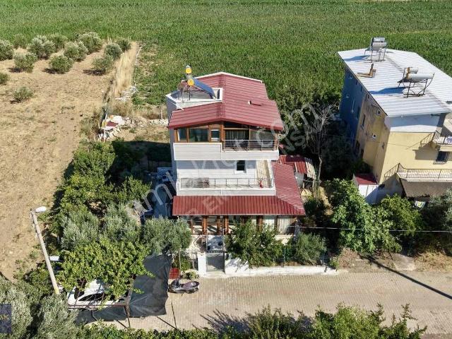 İzmir Dikili Töyko Sitesinde Satılık 5+1 Villa