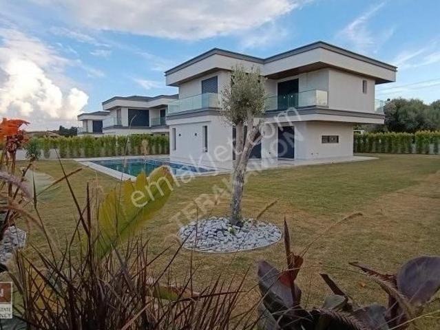 İzmir Çeşme Dalyan Denize Yakın Havuzlu 5+1 Projeden Satılık