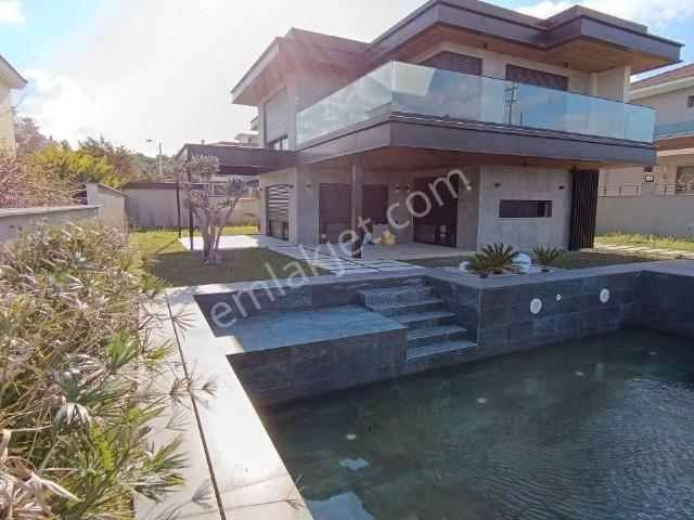 İzmir Çeşme Dalyan Full Deniz Manzaralı Havuzlu Tripleks 7+2 Lüks Müstakil Villa