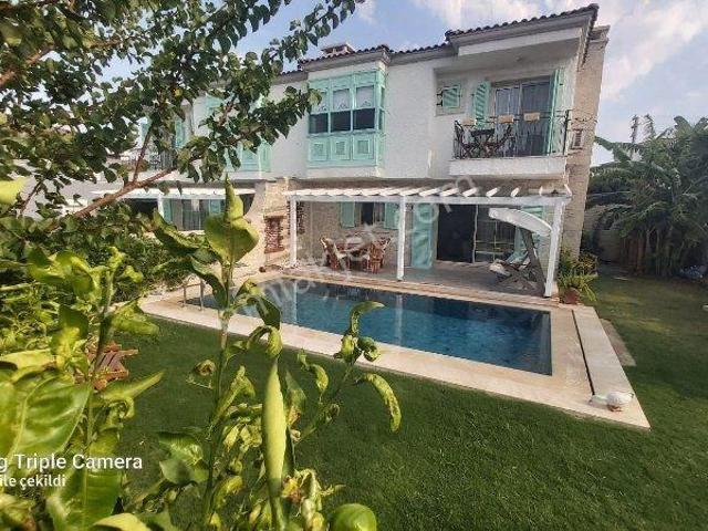 İzmir Çeşme Şifne Deniz Manzaralı Havuzlu Dubleks Cumbalı Villa
