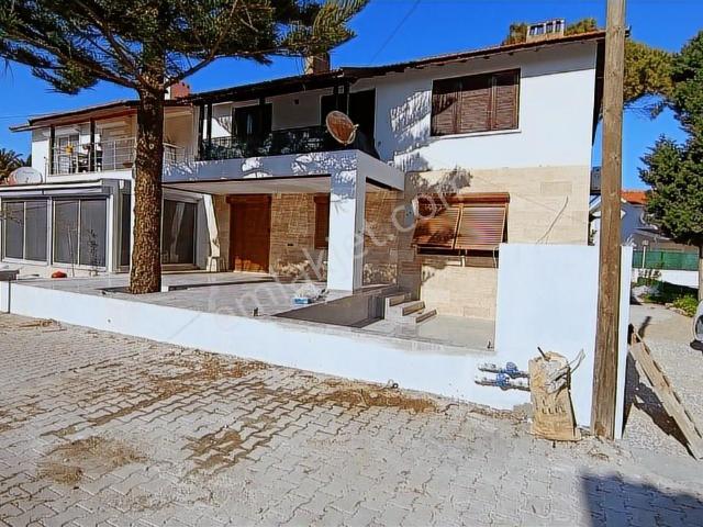 İzmir Çeşme Ilıca Denize 3. Sıra 2,5+1 Senelik Kiralık Daire