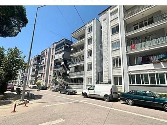 İzmir Kınık Yeni Mahallede Satılık 3+1 Doğalgazlı Daire
