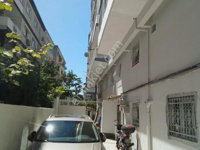 İzmir Konak Güneşli'de Geniş Balkonlu Kiralık 3+1 Daire