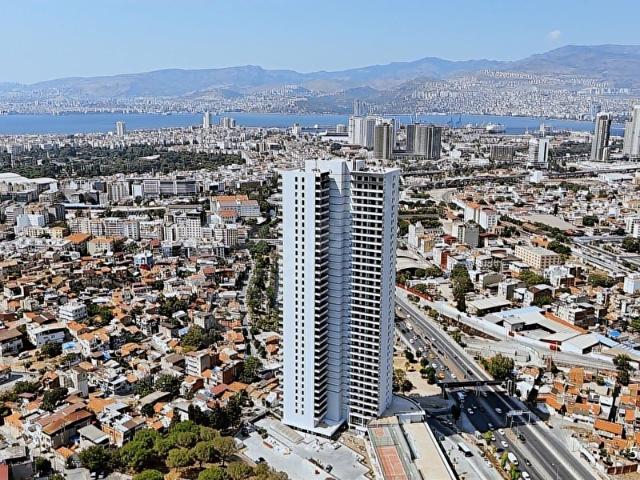 İzmir Konak Merkez Yaşam Konak Sitesi Kiralık 1+1 70 m Daire