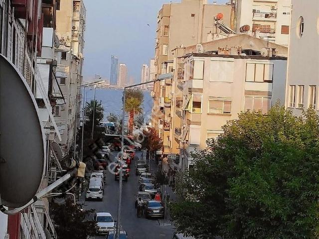 İzmir Karşıyaka Alaybey Çarşı Da Deniz Manzaralı Satılık Daire