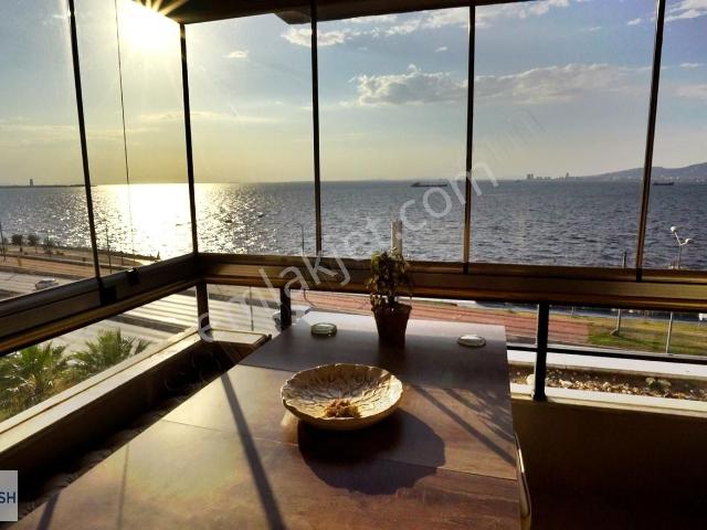 İzmir Karantina'da Denize Sıfır Yalı Dairesi
