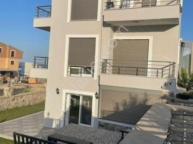 İzmir Karaburun Mordoğan'da Fourlex 180 M2 Satılık Villa