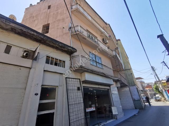 İzmir Karabağlar Yeşillik Caddesi Yakını Satılık 4 Katlı Bina