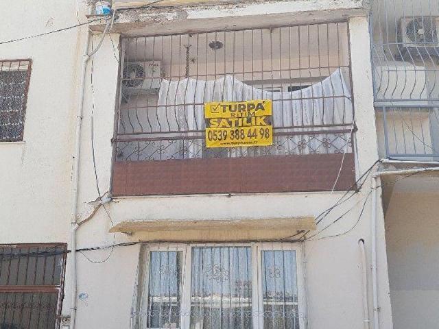 İzmir Karabağlar Abdi İpekçi Mahallesinde Satılık 3+ 1 Daire