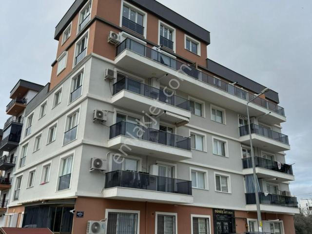 İzmir Çiğli Uğurmumcu Mahallesin'de Satılık Ara Kat Daire