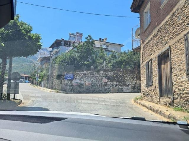 İzmir Ödemiş Bademli Satılık
