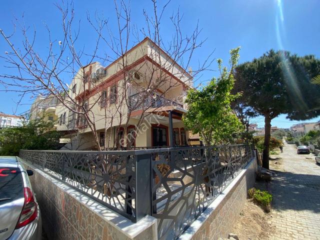 İzmir Özdere Çukuraltı’nda Yolun Deniz Tarafında Satılık 4+1 Köşe Yazlık Villa