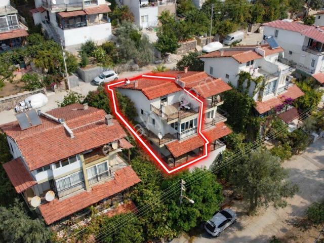 İzmir Özdere'de Doğa İle İç İçe Satılık Eşyalı 3+1 Villa