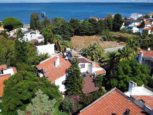 İzmir Narlıdere Limanreiste Rustik Mimariyle Muhteşem Villa