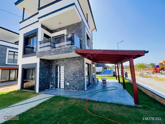 Seferihisar doğanbey de satılık 3+1 havuzlu villa