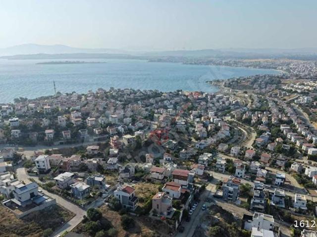 İzmir SEFERİHİSARDA SATILIK İMARLI DENİZE YAKIN ARSA