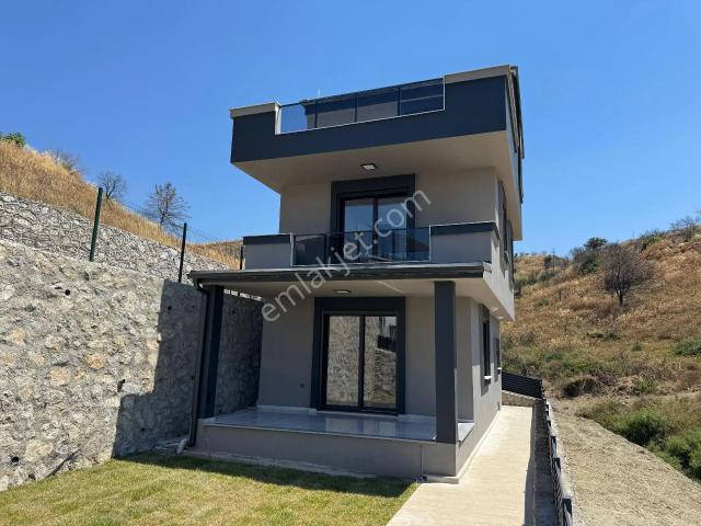 İzmir Seferihisar Atatürk Mahallesin De Satılık 3+1 Villa