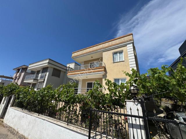 İzmir Seferihisar Atatürk Mahallesin De Satılık 3+1 Villa