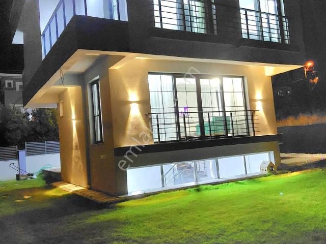 İzmir Seferihisar Atatürk Mahallesin De Satılık 4+1 Deniz Manzaralı Villa