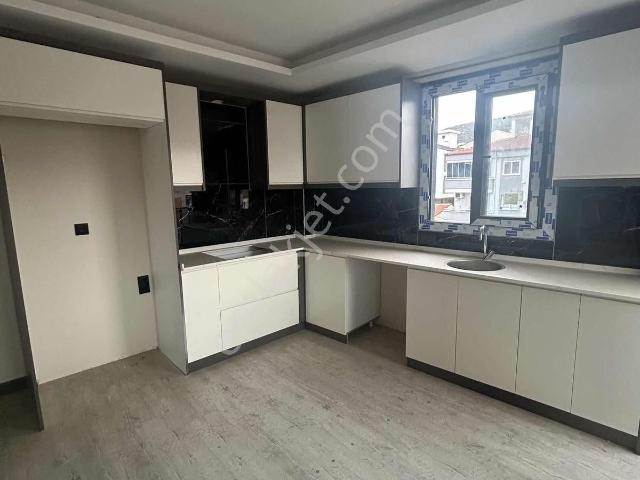 İzmir Selçuk'ta 2+1 Sıfır Kiralık Aslanlı Havuzda Merkezde