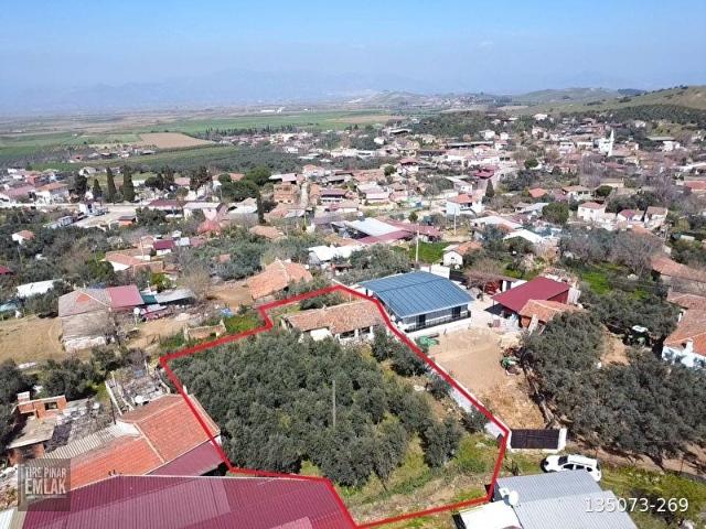 İzmir Tire Eskioba Köyünde Satılık Geniş Köy Evi Arsası