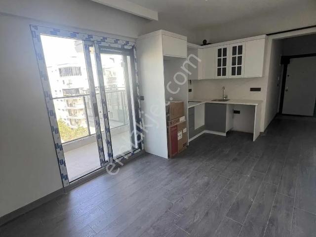 İzmir Türk Koleji Yakını Satılık Site İçi Sıfır 1+1 Daire
