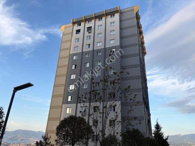 İzmir Uzundere Toki'de Deniz Manzaralı Satılık 3+1 Daire