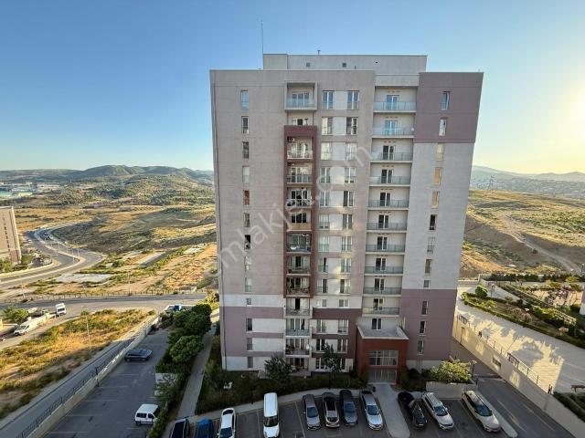 İzmir Yenitepe Sitesinde 2+1 Satılık Daire