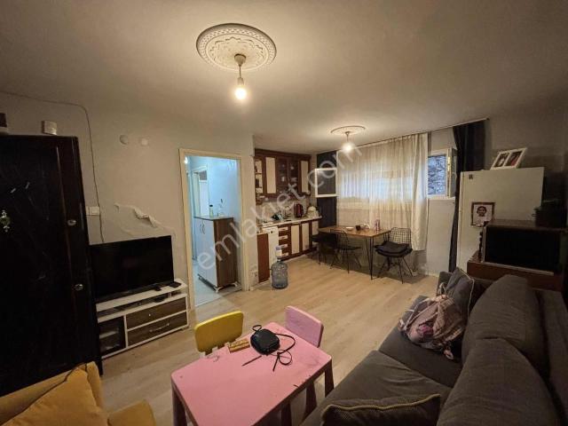 İzmir Zafertepe Mahallesi Satılık Daire