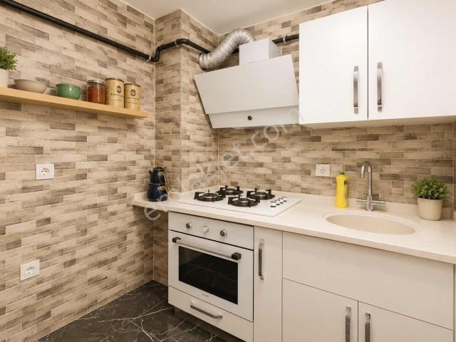İzmirpark Avm Civarı Metroya Ana Caddeye 150 Metre 2+1 Tadilatlı