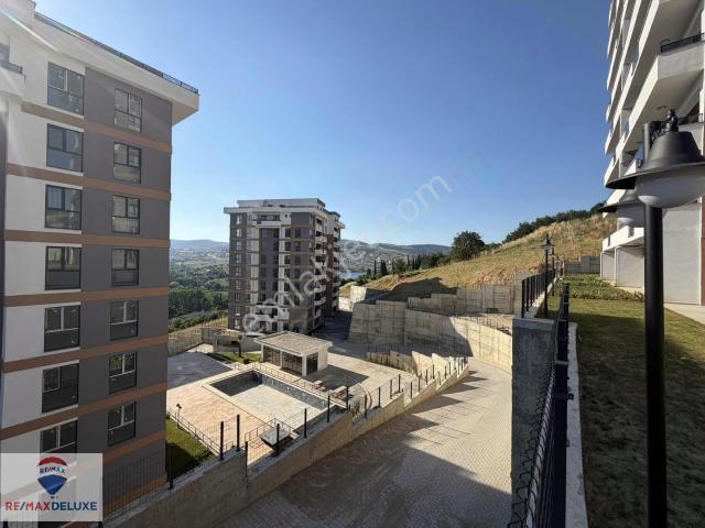 İzmit Çayırköyde Kavanya Koru Sitesinde 4+1 Kiralık Daire