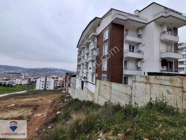 İzmit Gündoğdu Eren Life Sitesinde 1+1 Çatı Dubleks Daire