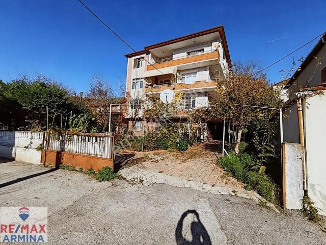 İzmit Gündoğduda Doğa İle İç İçe, Temiz Havalı Aile Apartmanı
