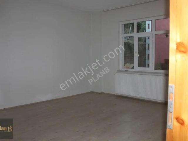İzmit Kabaoğlu Üçtepeler'de 3+1 Müstakil Girişli Büyük Düz Daire