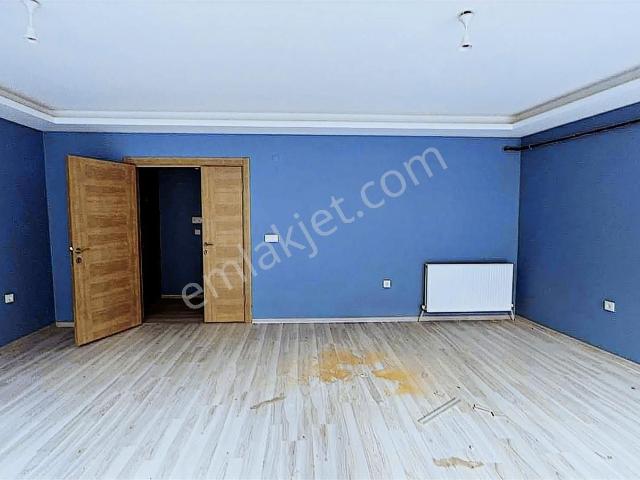 İzmit Kadıköy Mh 50 M2 Sıfır Mutfak Ve Wc'li Satılık Dükkan