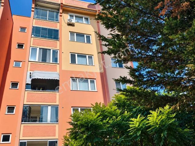 İzmit Merkez De Üniversite Evleri 3+1 Kiralık Daire